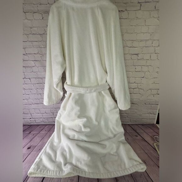 Elegant White Robe Unisex - Picture 2 of 9